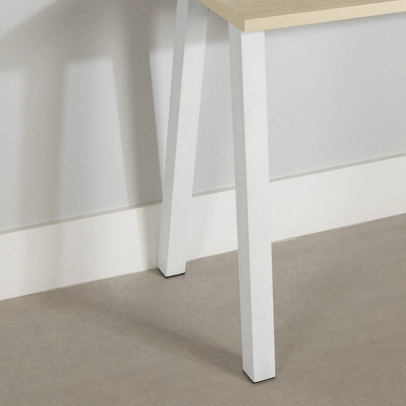 Bureau d'ordinateur compact, style scandinave, pieds en métal, ports de charge intégrés, chêne blanchi et blanc, pour 1 personne