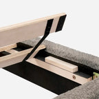 Lit plateforme rembourré Queen Size, tissu bouclé, sangles Velcro anti-bruit, blanc crème / gris, utilisation par 2 personnes
