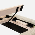 Lit plateforme rembourré Queen Size, tissu bouclé, sangles Velcro anti-bruit, blanc crème / gris, utilisation par 2 personnes