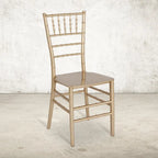 Chaise Chiavari, Résine et polycarbonate, Empilable, Intérieur et extérieur, Capacité de 450 kg, Acajou / Noir / Or Rose / Argent / Blanc / Or / Champagne, Usage individuel