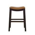 Tabouret de bar de 66 cm de haut, assise en forme de selle, similicuir, détails cloutés, bois massif, repose-pieds en métal, expresso et tan, usage individuel