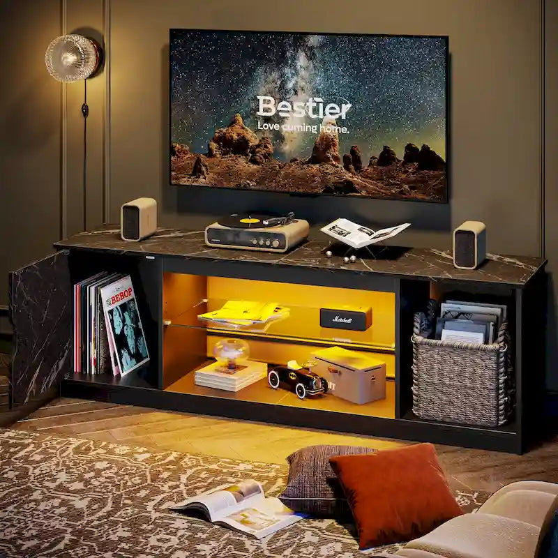Meuble TV de 58 po, convient aux téléviseurs jusqu'à 65 po, bande lumineuse RVB, tablette réglable en verre trempé, armoire fermée, rangement vertical, marbre noir/blanc délavé, utilisation par 1 personne