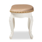 Ottoman de coiffeuse, style provençal, revêtement en velours polyester, rembourrage en mousse, garniture de clous en laiton, ornements floraux, sans dossier, sable / blanc / or, pour 1 personne