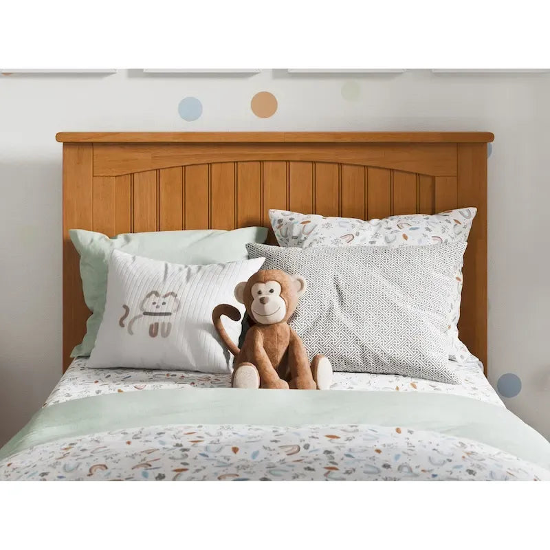 Lit plateforme profil bas, tête de lit à panneaux rainurés, pied de lit assorti, lattes en bois, 2 ports USB, bois massif, couleur Toffee Clair, Twin XL, 1 personne