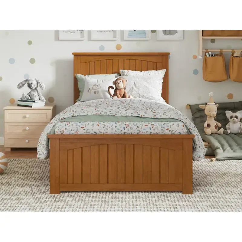 Lit plateforme profil bas, tête de lit à panneaux rainurés, pied de lit assorti, lattes en bois, 2 ports USB, bois massif, couleur Toffee Clair, Twin XL, 1 personne