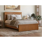 Lit plateforme profil bas, tête de lit à panneaux rainurés, pied de lit assorti, lattes en bois, 2 ports USB, bois massif, couleur Toffee Clair, Twin XL, 1 personne