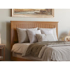 Lit plateforme profil bas, tête de lit à panneaux rainurés, pied de lit assorti, lattes en bois, 2 ports USB, bois massif, couleur Toffee Clair, Twin XL, 1 personne