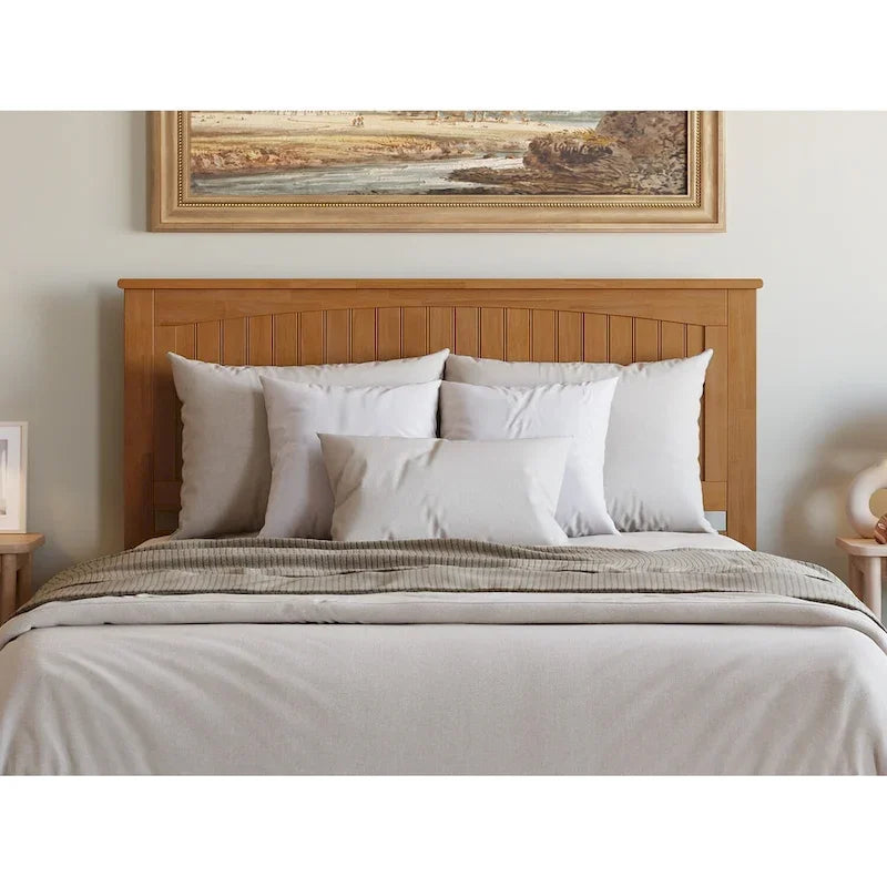Lit plateforme profil bas, tête de lit à panneaux rainurés, pied de lit assorti, lattes en bois, 2 ports USB, bois massif, couleur Toffee Clair, Twin XL, 1 personne
