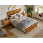 Lit plateforme profil bas, tête de lit à panneaux rainurés, pied de lit assorti, lattes en bois, 2 ports USB, bois massif, couleur Toffee Clair, Twin XL, 1 personne